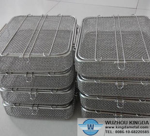 Autoclave baskets with lids