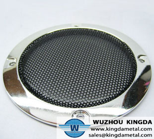 Metal mesh speaker grille