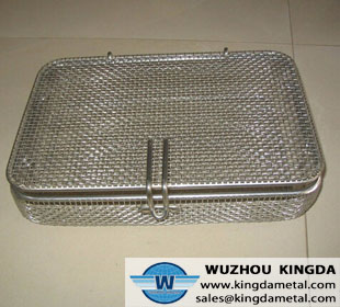 Wire mesh basket for sterilization