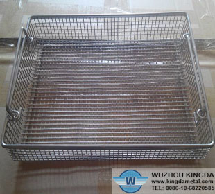 Container tray with mesh