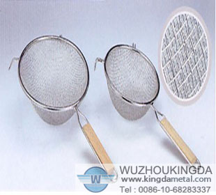 Mesh oil strainers