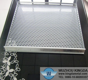 Mesh panel holder